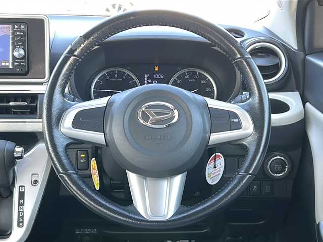 ダイハツ キャスト スタイル G SAⅡ 石川県 2016(平28)年 2.8万km パールホワイトⅢ スマートアシストII/・衝突回避支援ブレーキ機能/・衝突警報機能/・誤発進抑制制御機能/・先行車発進お知らせ機能/・VSC&TRC/・レーンキープアシスト/純正SDナビゲーション/【CD・DVD・Bluetooth・SD・AUX】/型番：NSZP-W65DF/D席シートヒーター/ステアリングリモコン/アイドリングストップ/LEDヘッドライト/・オートライト/・フォグランプ/プッシュスタート/・スマートキー/・スペアキー/純正フロアマット/取扱説明書/保証書