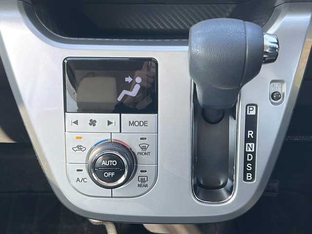 ダイハツ キャスト スタイル G SAⅡ 石川県 2016(平28)年 2.8万km パールホワイトⅢ スマートアシストII/・衝突回避支援ブレーキ機能/・衝突警報機能/・誤発進抑制制御機能/・先行車発進お知らせ機能/・VSC&TRC/・レーンキープアシスト/純正SDナビゲーション/【CD・DVD・Bluetooth・SD・AUX】/型番：NSZP-W65DF/D席シートヒーター/ステアリングリモコン/アイドリングストップ/LEDヘッドライト/・オートライト/・フォグランプ/プッシュスタート/・スマートキー/・スペアキー/純正フロアマット/取扱説明書/保証書