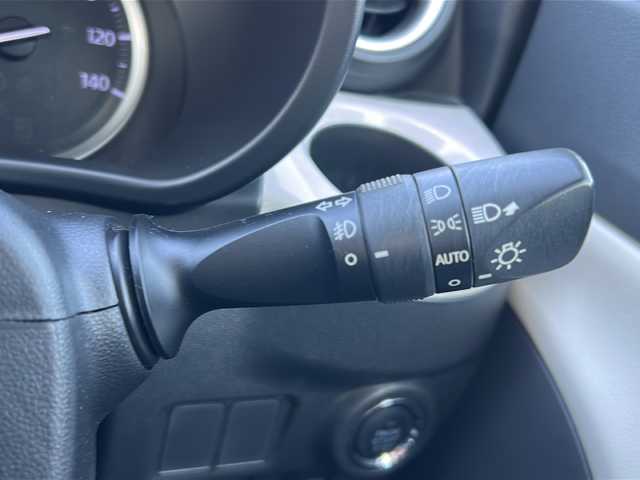 ダイハツ キャスト スタイル G SAⅡ 石川県 2016(平28)年 2.8万km パールホワイトⅢ スマートアシストII/・衝突回避支援ブレーキ機能/・衝突警報機能/・誤発進抑制制御機能/・先行車発進お知らせ機能/・VSC&TRC/・レーンキープアシスト/純正SDナビゲーション/【CD・DVD・Bluetooth・SD・AUX】/型番：NSZP-W65DF/D席シートヒーター/ステアリングリモコン/アイドリングストップ/LEDヘッドライト/・オートライト/・フォグランプ/プッシュスタート/・スマートキー/・スペアキー/純正フロアマット/取扱説明書/保証書