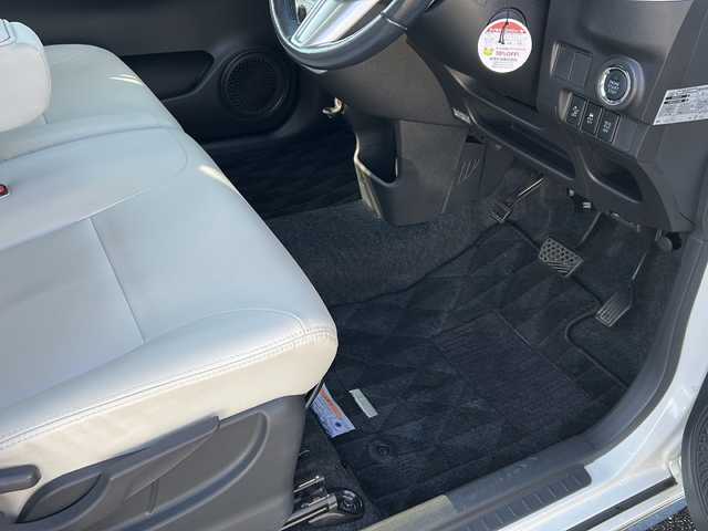 ダイハツ キャスト スタイル G SAⅡ 石川県 2016(平28)年 2.8万km パールホワイトⅢ スマートアシストII/・衝突回避支援ブレーキ機能/・衝突警報機能/・誤発進抑制制御機能/・先行車発進お知らせ機能/・VSC&TRC/・レーンキープアシスト/純正SDナビゲーション/【CD・DVD・Bluetooth・SD・AUX】/型番：NSZP-W65DF/D席シートヒーター/ステアリングリモコン/アイドリングストップ/LEDヘッドライト/・オートライト/・フォグランプ/プッシュスタート/・スマートキー/・スペアキー/純正フロアマット/取扱説明書/保証書