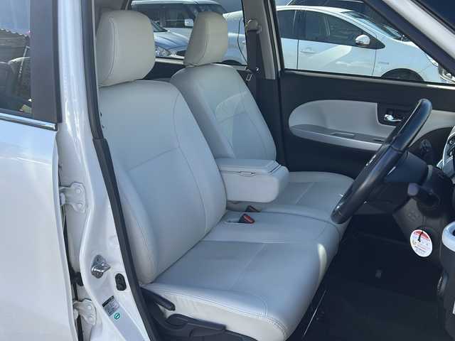 ダイハツ キャスト スタイル G SAⅡ 石川県 2016(平28)年 2.8万km パールホワイトⅢ スマートアシストII/・衝突回避支援ブレーキ機能/・衝突警報機能/・誤発進抑制制御機能/・先行車発進お知らせ機能/・VSC&TRC/・レーンキープアシスト/純正SDナビゲーション/【CD・DVD・Bluetooth・SD・AUX】/型番：NSZP-W65DF/D席シートヒーター/ステアリングリモコン/アイドリングストップ/LEDヘッドライト/・オートライト/・フォグランプ/プッシュスタート/・スマートキー/・スペアキー/純正フロアマット/取扱説明書/保証書