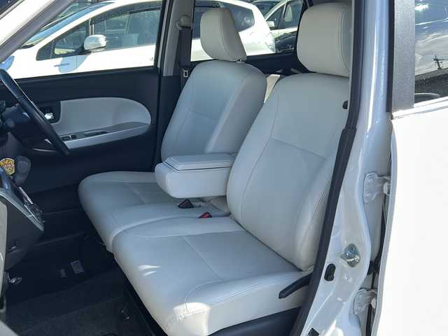 ダイハツ キャスト スタイル G SAⅡ 石川県 2016(平28)年 2.8万km パールホワイトⅢ スマートアシストII/・衝突回避支援ブレーキ機能/・衝突警報機能/・誤発進抑制制御機能/・先行車発進お知らせ機能/・VSC&TRC/・レーンキープアシスト/純正SDナビゲーション/【CD・DVD・Bluetooth・SD・AUX】/型番：NSZP-W65DF/D席シートヒーター/ステアリングリモコン/アイドリングストップ/LEDヘッドライト/・オートライト/・フォグランプ/プッシュスタート/・スマートキー/・スペアキー/純正フロアマット/取扱説明書/保証書