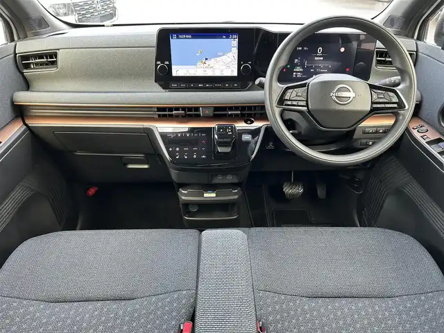 日産 サクラ G 島根県 2023(令5)年 0.4万km ホワイトパール 登録時走行距離3737km/ワンオーナー/純正ナビ(Bluetooth・AM・FM)/フルセグTV/全周囲カメラ/プロパイロット/レーダークルーズコントロール/前後コーナーセンサー/ETC2.0/シートヒーター(運転席・助手席)/ハンドルヒーター/オートライト/LEDヘッドライト/フォグランプ/純正14インチAW/純正フロアマット/スマートキー(スペアキー×1)/禁煙車