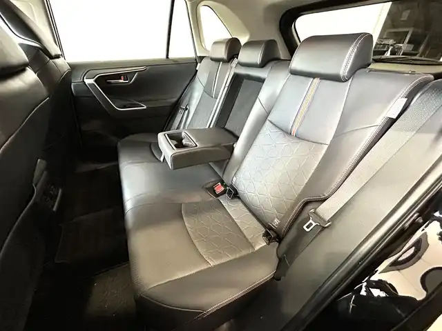 トヨタ ＲＡＶ４ アドベンチャー 静岡県 2021(令3)年 7万km アティチュードブラックマイカ ワンオーナー/純正９インチディスプレイオーディオ/（AM/FM/Bluetooth/フルセグTV）/ルーフレール/トヨタセーフティセンス/-プリクラッシュセーフティ/-レーントレーニングアシスト/-レーダークルーズコントロール/-オートマチックハイビーム/-ロードサインアシスト/バックカメラ/BSM/ＬＥＤヘッドライト/フォグランプ/ブラインドスポットモニター/クリアランスソナー/ダウンヒルアシストコントロール/電動パーキングブレーキ/D席パワーシート/純正フロアマット/純正19インチAW/プッシュスタート/スマートキー/スペアキー１/保証書/取扱説明書