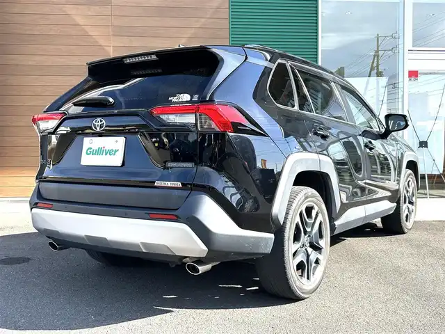 トヨタ ＲＡＶ４ アドベンチャー 静岡県 2021(令3)年 7万km アティチュードブラックマイカ ワンオーナー/純正９インチディスプレイオーディオ/（AM/FM/Bluetooth/フルセグTV）/ルーフレール/トヨタセーフティセンス/-プリクラッシュセーフティ/-レーントレーニングアシスト/-レーダークルーズコントロール/-オートマチックハイビーム/-ロードサインアシスト/バックカメラ/BSM/ＬＥＤヘッドライト/フォグランプ/ブラインドスポットモニター/クリアランスソナー/ダウンヒルアシストコントロール/電動パーキングブレーキ/D席パワーシート/純正フロアマット/純正19インチAW/プッシュスタート/スマートキー/スペアキー１/保証書/取扱説明書