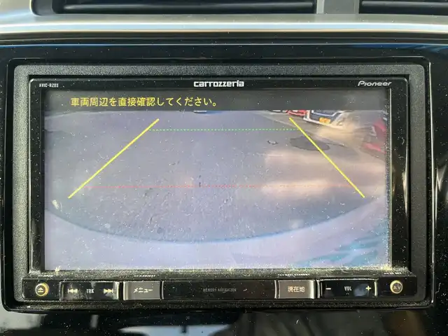 ホンダ フィット ハイブリット Lパッケージ 高知県 2015(平27)年 5.6万km プレミアムホワイトパール 純正ナビ/ETC/ドライブレコーダー/フルセグテレビ/バックカメラ/クルーズコントロール/プッシュスタート/フロアマット/純正16インチアルミホイール/オートライト/横滑り防止装置/盗難防止装置/LEDヘッドライト/運転席＋助手席エアバッグ/本革巻きステアリング/AAC