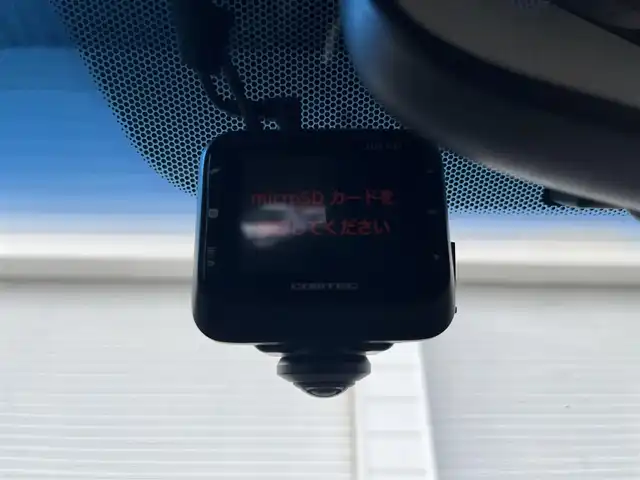 ホンダ フィット ハイブリット Lパッケージ 高知県 2015(平27)年 5.6万km プレミアムホワイトパール 純正ナビ/ETC/ドライブレコーダー/フルセグテレビ/バックカメラ/クルーズコントロール/プッシュスタート/フロアマット/純正16インチアルミホイール/オートライト/横滑り防止装置/盗難防止装置/LEDヘッドライト/運転席＋助手席エアバッグ/本革巻きステアリング/AAC