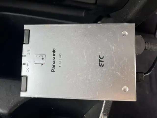 ホンダ フィット ハイブリット Lパッケージ 高知県 2015(平27)年 5.6万km プレミアムホワイトパール 純正ナビ/ETC/ドライブレコーダー/フルセグテレビ/バックカメラ/クルーズコントロール/プッシュスタート/フロアマット/純正16インチアルミホイール/オートライト/横滑り防止装置/盗難防止装置/LEDヘッドライト/運転席＋助手席エアバッグ/本革巻きステアリング/AAC