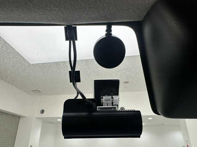 トヨタ ルーミー カスタムG 兵庫県 2023(令5)年 4.8万km ブラックマイカメタリック/パールホワイト2トーン 社外メモリナビ(CD/Bt/ワンセグ)/・MDV-D309BT/バックカメラ/両側パワースライドドア/ACC/PCS/コーナーセンサー/電子パーキング/オートホールド/LEDヘッドライト/LEDフォグ/オートハイビーム/ドライブレコーダー/ETC/アイドリングストップ/オプションスペアタイヤ/純正14AW/純正マット