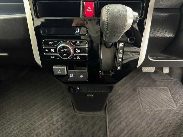 トヨタ ルーミー カスタムG 兵庫県 2023(令5)年 4.8万km ブラックマイカメタリック/パールホワイト2トーン 社外メモリナビ(CD/Bt/ワンセグ)/・MDV-D309BT/バックカメラ/両側パワースライドドア/ACC/PCS/コーナーセンサー/電子パーキング/オートホールド/LEDヘッドライト/LEDフォグ/オートハイビーム/ドライブレコーダー/ETC/アイドリングストップ/オプションスペアタイヤ/純正14AW/純正マット