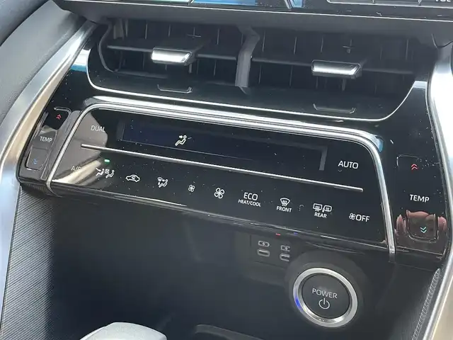 トヨタ ハリアー ハイブリッド G 滋賀県 2024(令6)年 2.5万km プレシャスブラックパール 純正12.3インチナビ/【Bluetooth/USB/フルセグTV】/ハーフレザーシート/レーダークルーズコントロール/ブラインドスポットモニター/クリアランスソナー/LEDヘッドライト/オートマチックハイビーム/プリクラッシュセーフティ/レーンディパーチャーアラート/前後ドライブレコーダー/デジタルインナーミラー/D席パワーシート/パワーバックドア/ビルトインETC2.0/電動チルトテレスコピックステアリング/純正フロアマット/プッシュスタート/スマートキー/ステアリングリモコン