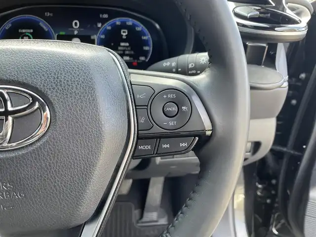 トヨタ ハリアー ハイブリッド G 滋賀県 2024(令6)年 2.5万km プレシャスブラックパール 純正12.3インチナビ/【Bluetooth/USB/フルセグTV】/ハーフレザーシート/レーダークルーズコントロール/ブラインドスポットモニター/クリアランスソナー/LEDヘッドライト/オートマチックハイビーム/プリクラッシュセーフティ/レーンディパーチャーアラート/前後ドライブレコーダー/デジタルインナーミラー/D席パワーシート/パワーバックドア/ビルトインETC2.0/電動チルトテレスコピックステアリング/純正フロアマット/プッシュスタート/スマートキー/ステアリングリモコン