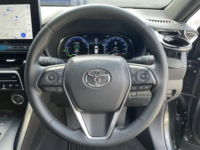 トヨタ ハリアー ハイブリッド G 滋賀県 2024(令6)年 2.5万km プレシャスブラックパール 純正12.3インチナビ/【Bluetooth/USB/フルセグTV】/ハーフレザーシート/レーダークルーズコントロール/ブラインドスポットモニター/クリアランスソナー/LEDヘッドライト/オートマチックハイビーム/プリクラッシュセーフティ/レーンディパーチャーアラート/前後ドライブレコーダー/デジタルインナーミラー/D席パワーシート/パワーバックドア/ビルトインETC2.0/電動チルトテレスコピックステアリング/純正フロアマット/プッシュスタート/スマートキー/ステアリングリモコン