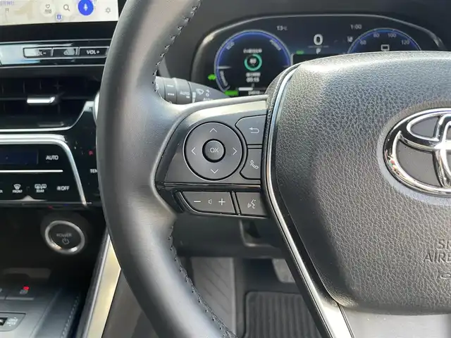 トヨタ ハリアー ハイブリッド G 滋賀県 2024(令6)年 2.5万km プレシャスブラックパール 純正12.3インチナビ/【Bluetooth/USB/フルセグTV】/ハーフレザーシート/レーダークルーズコントロール/ブラインドスポットモニター/クリアランスソナー/LEDヘッドライト/オートマチックハイビーム/プリクラッシュセーフティ/レーンディパーチャーアラート/前後ドライブレコーダー/デジタルインナーミラー/D席パワーシート/パワーバックドア/ビルトインETC2.0/電動チルトテレスコピックステアリング/純正フロアマット/プッシュスタート/スマートキー/ステアリングリモコン