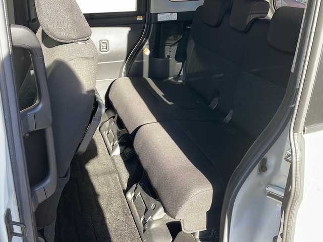 トヨタ ルーミー カスタムG－T 静岡県 2019(令1)年 2.2万km パールホワイトⅢ ９インチＳＤナビ（NSZT-Y68T）/CD/DVD/SD/Bluetooth/フルセグ/バックモニター/純正ビルトインETC/前方ドライブレコーダー/追従型クルーズコントロ―ル/レーンキープアシスト/前後コーナーセンサー/盗難防止装置/前席シートヒーター/両側パワースライドドア/純正LEDヘッドライト/フォグランプ/オートマチックハイビーム/衝突被害軽減システム/横滑り防止機能/純正15インチAW/純正ドアバイザー/純正フロアマット/取扱説明書/保証書