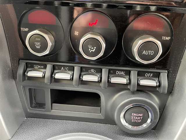 トヨタ ８６ GT リミテッド 愛知県 2020(令2)年 4.6万km アズライトブルー carrozzeria製ナビ/（CD/DVD/MSV/AM/FM/フルセグTV/Bluetooth/USB/AUX）/６MT/クルーズコントロール/ETC/ドラレコ/純正フロアマット/プッシュスタート/スペアキー×１/保証書/取扱説明書