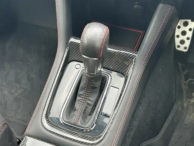 スバル ＷＲＸ Ｓ４ 2．0GT‐S アイサイト 道東・釧路十勝 2016(平28)年 8.4万km クリスタルブラックシリカ 4WD/Eye Sight Ver.3/・プリクラッシュブレーキ/・全車速追従機能付クルーズコントロール/・アクティブレーンキープ/・AT誤発進抑制制御/・AT誤後進抑制制御/・車線逸脱警報/・ふらつき警報/・先行車発進お知らせ/・低速クルーズコントロール/社外ナビ/（CD/DVD/BT）/フルセグTV/バックカメラ/ビルトインETC/革巻きステアリング/パドルシフト/MTモード付AT/レザーシート/パワーシート/（運転席/助手席）/プッシュスタート/スマートキー/純正18インチAW/エアロパーツ/（サイド）/純正LEDヘッドライト/フォグランプ/（フロント）/ウィンカーミラー/電動格納ミラー/純正ドアバイザー/純正フロアマット/アイドリングストップ/横滑り防止装置