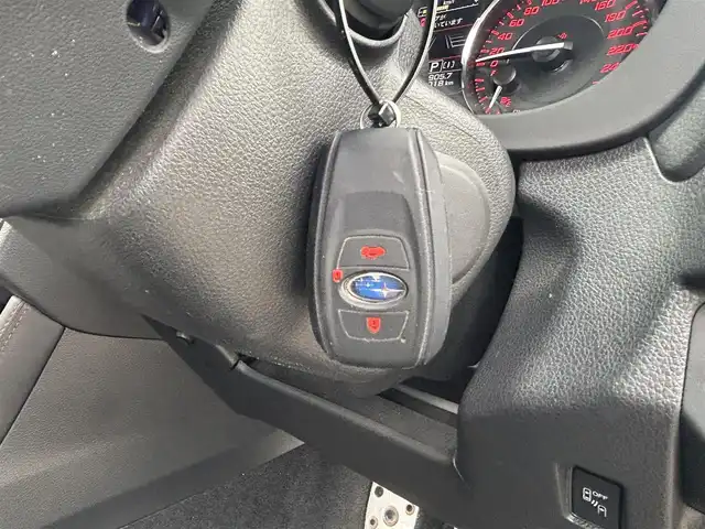 スバル ＷＲＸ Ｓ４ 2．0GT‐S アイサイト 道東・釧路十勝 2016(平28)年 8.4万km クリスタルブラックシリカ 4WD/Eye Sight Ver.3/・プリクラッシュブレーキ/・全車速追従機能付クルーズコントロール/・アクティブレーンキープ/・AT誤発進抑制制御/・AT誤後進抑制制御/・車線逸脱警報/・ふらつき警報/・先行車発進お知らせ/・低速クルーズコントロール/社外ナビ/（CD/DVD/BT）/フルセグTV/バックカメラ/ビルトインETC/革巻きステアリング/パドルシフト/MTモード付AT/レザーシート/パワーシート/（運転席/助手席）/プッシュスタート/スマートキー/純正18インチAW/エアロパーツ/（サイド）/純正LEDヘッドライト/フォグランプ/（フロント）/ウィンカーミラー/電動格納ミラー/純正ドアバイザー/純正フロアマット/アイドリングストップ/横滑り防止装置