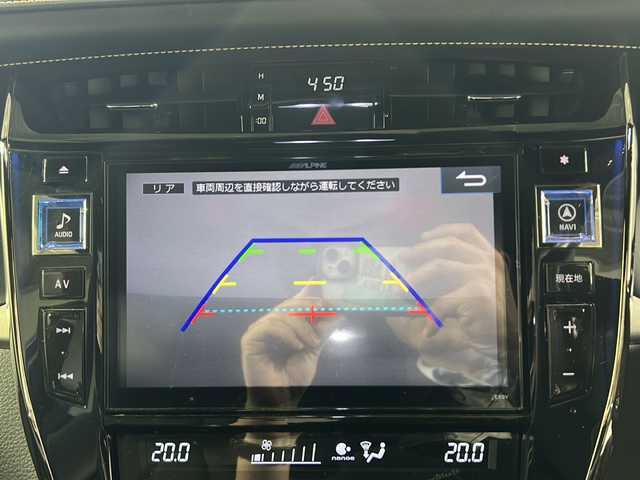 トヨタ ハリアー プレミアム 福岡県 2017(平29)年 6.4万km ホワイトパールクリスタルシャイン ・フルセグTV/・Bluetooth/・社外ナビ（アルパイン）/・ドラレコ/・ACC/・電動リアゲート/・スマートキー/・プッシュスタート/・18インチ純正ホイール/・ETC/・Bカメラ/・CD/DVD/LEDヘッドライト