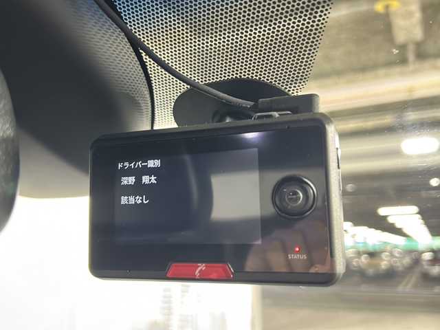 トヨタ ハリアー プレミアム 福岡県 2017(平29)年 6.4万km ホワイトパールクリスタルシャイン ・フルセグTV/・Bluetooth/・社外ナビ（アルパイン）/・ドラレコ/・ACC/・電動リアゲート/・スマートキー/・プッシュスタート/・18インチ純正ホイール/・ETC/・Bカメラ/・CD/DVD/LEDヘッドライト