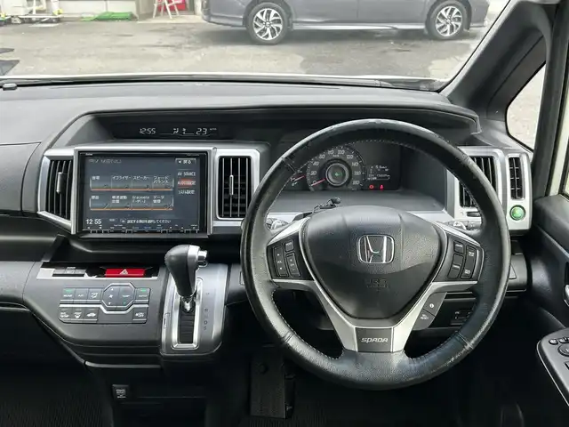 ホンダ ステップワゴン スパーダ Z クールスピリット 埼玉県 2013(平25)年 15.3万km ホワイトオーキッドパール 純正9型プレミアムインターナビ(VXM-135VFNi)/【フルセグTV/SD/CD/DVD/Bluetooth】/バックカメラ/両側パワースライドドア/クルーズコントロール/ハーフレザーシート/パドルシフト/オートLEDライト/アクティブコーナーライト/純正17インチアルミホイール/ビルトインETC/ドライブレコーダー(ZDR-017)/アイドリングストップ/横滑り防止装置/盗難防止装置/純正フロアマット/スマートキー/スペアキー/三列シート/ウォークスルー/取扱説明書