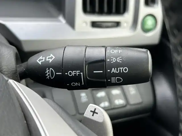 ホンダ ステップワゴン スパーダ Z クールスピリット 埼玉県 2013(平25)年 15.3万km ホワイトオーキッドパール 純正9型プレミアムインターナビ(VXM-135VFNi)/【フルセグTV/SD/CD/DVD/Bluetooth】/バックカメラ/両側パワースライドドア/クルーズコントロール/ハーフレザーシート/パドルシフト/オートLEDライト/アクティブコーナーライト/純正17インチアルミホイール/ビルトインETC/ドライブレコーダー(ZDR-017)/アイドリングストップ/横滑り防止装置/盗難防止装置/純正フロアマット/スマートキー/スペアキー/三列シート/ウォークスルー/取扱説明書