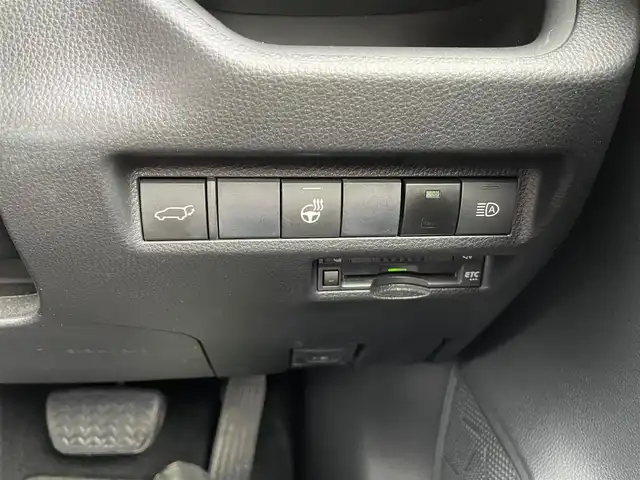トヨタ ＲＡＶ４ アドベンチャー オフロードPKG 千葉県 2021(令3)年 5.8万km アティチュードブラックマイカ 純正9インチナビ/(フルセグTV/CD/DVD/AM/FM/Blutooth)/バックカメラ/デジタルインナーミラー/衝突被害軽減システム/車線逸脱警報/クルーズコントロール/レザーシート/横滑り防止装置/ETC/ドライブレコーダー/LEDヘッドライト/フォグランプ/オートライト/ウィンカーミラー/電動格納ミラー/純正18インチAW/シートヒーター/エアシート/シートリフター/ステアリングヒーター/プッシュスタート/スマートキー/フロアマット/ドアバイザー/スペアキー/取扱説明書/保証書