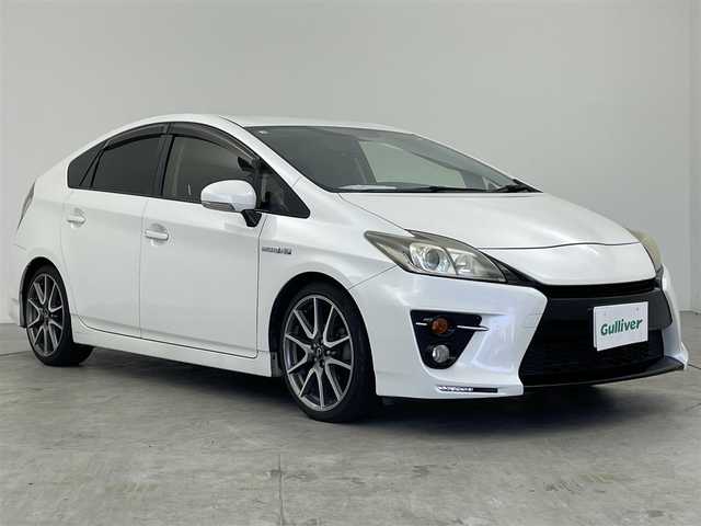 トヨタ プリウス S ツーリングセレ G’s 千葉県 2012(平24)年 14.2万km ホワイトパールクリスタルシャイン 社外8インチナビ/・フルセグ・Bluetooth・CD/DVD・ラジオ/バックカメラ/横滑り防止装置/ETC/フォグランプ/オートライト/ウインカーミラー/電動格納ミラー/純正18インチアルミ/プッシュスタート/スマートキー/フロアマット/ドアバイザー/スペアキー
