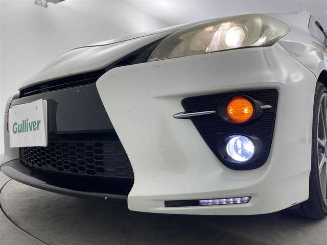 トヨタ プリウス S ツーリングセレ G’s 千葉県 2012(平24)年 14.2万km ホワイトパールクリスタルシャイン 社外8インチナビ/・フルセグ・Bluetooth・CD/DVD・ラジオ/バックカメラ/横滑り防止装置/ETC/フォグランプ/オートライト/ウインカーミラー/電動格納ミラー/純正18インチアルミ/プッシュスタート/スマートキー/フロアマット/ドアバイザー/スペアキー