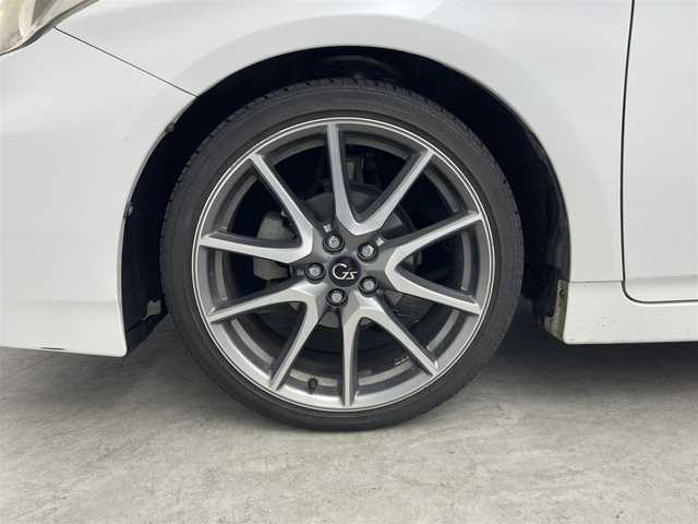 トヨタ プリウス S ツーリングセレ G’s 千葉県 2012(平24)年 14.2万km ホワイトパールクリスタルシャイン 社外8インチナビ/・フルセグ・Bluetooth・CD/DVD・ラジオ/バックカメラ/横滑り防止装置/ETC/フォグランプ/オートライト/ウインカーミラー/電動格納ミラー/純正18インチアルミ/プッシュスタート/スマートキー/フロアマット/ドアバイザー/スペアキー