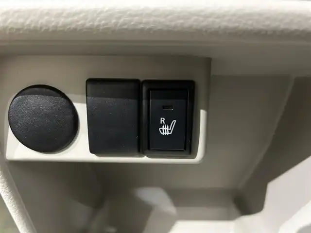 スズキ ラパン X 鹿児島県 2017(平29)年 3.8万km フレンチミントパールメタリック 社外7インチナビ(CN-RA03D)/バックカメラ/フルセグTV/ビルトインETC/アイドリングストップ/運転席シートヒーター/レーダーブレーキサポート/純正フロアマット/純正14インチアルミホイール/ドアバイザー/オートライト/キセノンヘッドライト/プッシュスタート/スマートキー/横滑り防止装置/盗難防止装置