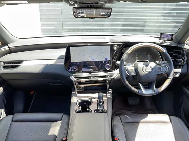 レクサス ＲＸ 350 バージョンL 佐賀県 2024(令6)年 0.2万km ソニッククォーツ 純正ナビ/Bluetooth/USB/フルセグテレビ/衝突軽減システム/全周囲モニター/アイドリングストップ/パーキングアシスト/クルーズコントロール/ブレーキホールド/サンルーフ/前席パワーシート/全席シートヒーター/全席エアシート/シートメモリ/パドルシフト/ステアリングスイッチ/電格ミラー/クリアランスソナー/安心降車アシスト/記録簿R７/取扱説明書