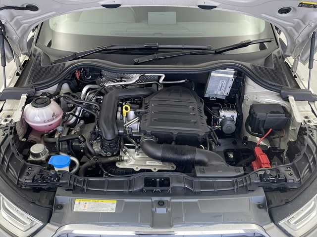 アウディ Ａ１ SB 1．0TFSI 栃木県 2017(平29)年 1.4万km シャムベージュメタリック 純正ナビ/(CD/DVD/フルセグ/AM/FM）/パーキングエイド/横滑り防止/シートヒーター/アイドリングストップ/ステアリングスイッチ/ETC/電動格納ミラー/MTモード付AT/純正アルミホイール/純正フロアマット/プッシュスタート/スマートキー