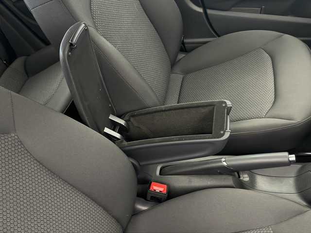 アウディ Ａ１ SB 1．0TFSI 栃木県 2017(平29)年 1.4万km シャムベージュメタリック 純正ナビ/(CD/DVD/フルセグ/AM/FM）/パーキングエイド/横滑り防止/シートヒーター/アイドリングストップ/ステアリングスイッチ/ETC/電動格納ミラー/MTモード付AT/純正アルミホイール/純正フロアマット/プッシュスタート/スマートキー