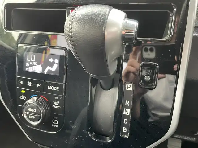 トヨタ ルーミー カスタムG－T 千葉県 2016(平28)年 4.2万km パールホワイトⅢ スマートアシストII/・衝突軽減ブレーキ/・車線逸脱警報/純正SDナビ【NSZT-W66T】/・CD/DVD/MSV/Bluetooth/フルセグTV/パノラミックビューカメラ/両後パワースライドドア/クルーズコントロール/スマートキー/コーナーセンサー/社外ドライブレコーダー/ビルトインETC/アイドリングストップ/ヘッドライトレベライザー/純正15インチアルミホイール/純正LEDヘッドライト/フォグランプ/サイド＆カーテンエアバッグ/新車時保証書＆取扱説明書
