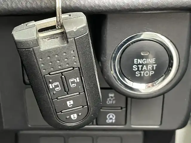 トヨタ ルーミー カスタムG－T 千葉県 2016(平28)年 4.2万km パールホワイトⅢ スマートアシストII/・衝突軽減ブレーキ/・車線逸脱警報/純正SDナビ【NSZT-W66T】/・CD/DVD/MSV/Bluetooth/フルセグTV/パノラミックビューカメラ/両後パワースライドドア/クルーズコントロール/スマートキー/コーナーセンサー/社外ドライブレコーダー/ビルトインETC/アイドリングストップ/ヘッドライトレベライザー/純正15インチアルミホイール/純正LEDヘッドライト/フォグランプ/サイド＆カーテンエアバッグ/新車時保証書＆取扱説明書