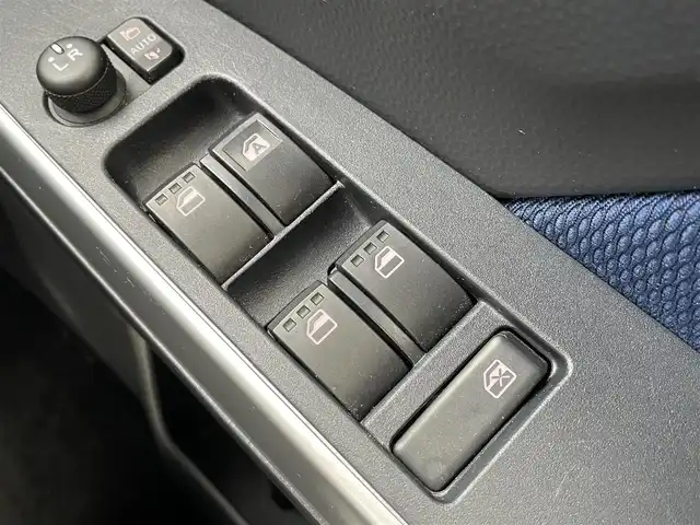 トヨタ ルーミー カスタムG－T 千葉県 2016(平28)年 4.2万km パールホワイトⅢ スマートアシストII/・衝突軽減ブレーキ/・車線逸脱警報/純正SDナビ【NSZT-W66T】/・CD/DVD/MSV/Bluetooth/フルセグTV/パノラミックビューカメラ/両後パワースライドドア/クルーズコントロール/スマートキー/コーナーセンサー/社外ドライブレコーダー/ビルトインETC/アイドリングストップ/ヘッドライトレベライザー/純正15インチアルミホイール/純正LEDヘッドライト/フォグランプ/サイド＆カーテンエアバッグ/新車時保証書＆取扱説明書