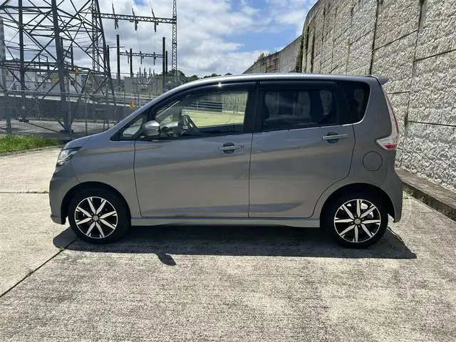 日産 デイズ ハイウェイスターG ターボ 長崎県 2018(平30)年 6.8万km チタニウムグレーメタリック 純正メモリナビ/(CD/DVD/BT/フルセグ)/全方位カメラ/衝突軽減ブレーキ/レーンアシスト/コーナーセンサー/クルーズコントロール/前後ドライブレコーダー/ETC/オートライト/オートハイビーム/純正15インチAW