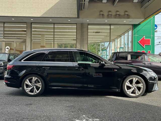 アウディ Ａ４ 35TFSIスポーツ 静岡県 2019(令1)年 3.8万km 黒 Sラインパッケージ/純正ナビ/フルセグTV/DVD/CD/SD/MSV/BT/全方位カメラ/ハーフレザーシート/前席パワーシート/前席シートヒーター /パワーバックドア/バーチャルコックピット/衝突軽減ブレーキ/レーンキープアシスト/ブラインドスポットモニター/クリアランスソナー/レーダークルーズコントロール/ビルトインETC2.0/LEDヘッドライト/純正18インチAW/スマートキー×2/保証書/取扱説明書/R4/R6点検記録簿有