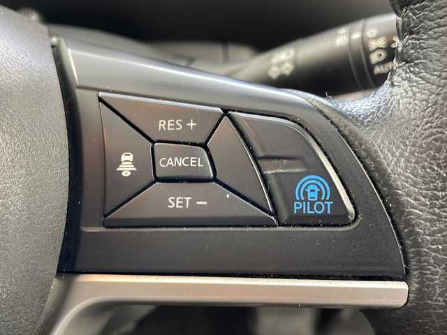 日産 セレナ ハイウェイスター 大分県 2016(平28)年 13.5万km ダイヤモンドブラック プロパイロット/・アダプティブクルーズコントロール/・レーンキープアシスト/BOSEスピーカー/パーキングアシスト/純正エアロ/フリップダウンモニター/純正9インチSDナビ/フルセグ/BT/DVD/SD/アラウンドビューモニター/デジタルインナーミラー/コーナーセンサー/衝突軽減ブレーキ/社外ドライブレコーダー/ビルトインETC/合否クロシート/サイドバイザー/純正フロアマット/保証書/取扱説明書/スペアキー