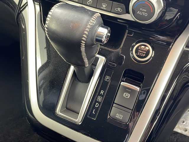 日産 セレナ ハイウェイスター 大分県 2016(平28)年 13.5万km ダイヤモンドブラック プロパイロット/・アダプティブクルーズコントロール/・レーンキープアシスト/BOSEスピーカー/パーキングアシスト/純正エアロ/フリップダウンモニター/純正9インチSDナビ/フルセグ/BT/DVD/SD/アラウンドビューモニター/デジタルインナーミラー/コーナーセンサー/衝突軽減ブレーキ/社外ドライブレコーダー/ビルトインETC/合否クロシート/サイドバイザー/純正フロアマット/保証書/取扱説明書/スペアキー