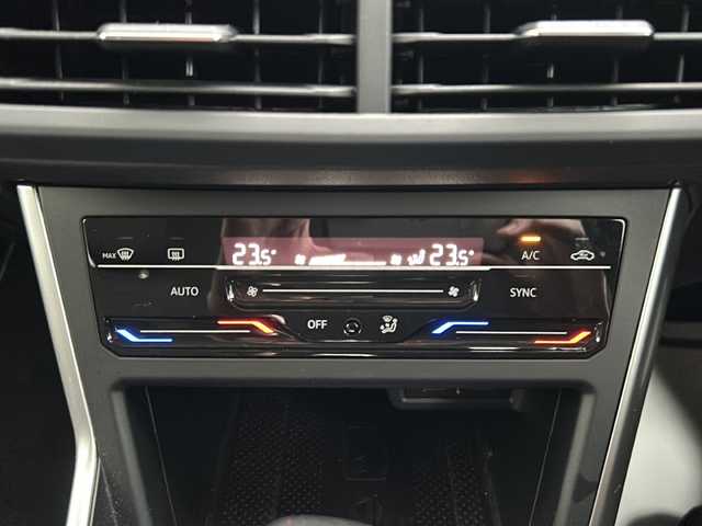 フォルクスワーゲン ＶＷ ポロ TSI アクティブ 埼玉県 2022(令4)年 0.8万km パープル メーカーナビ /ETC2.0 /バックカメラ/ドラレコ　/クルーズコントロール　/プッシュスタート　/ドアバイザー　/電格ミラー　/ステアリングスイッチ　/パーキングアシスト　/パドルシフト　/LEDライト　/オートライト　