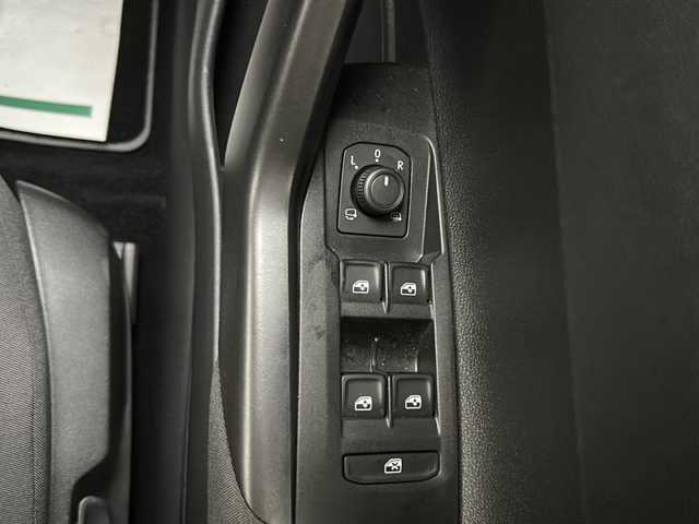 フォルクスワーゲン ＶＷ ポロ TSI アクティブ 埼玉県 2022(令4)年 0.8万km パープル メーカーナビ /ETC2.0 /バックカメラ/ドラレコ　/クルーズコントロール　/プッシュスタート　/ドアバイザー　/電格ミラー　/ステアリングスイッチ　/パーキングアシスト　/パドルシフト　/LEDライト　/オートライト　