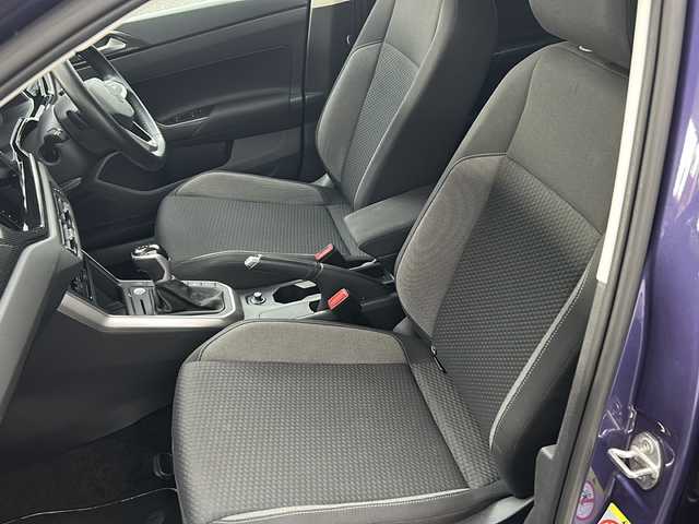 フォルクスワーゲン ＶＷ ポロ TSI アクティブ 埼玉県 2022(令4)年 0.8万km パープル メーカーナビ /ETC2.0 /バックカメラ/ドラレコ　/クルーズコントロール　/プッシュスタート　/ドアバイザー　/電格ミラー　/ステアリングスイッチ　/パーキングアシスト　/パドルシフト　/LEDライト　/オートライト　