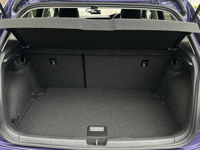 フォルクスワーゲン ＶＷ ポロ TSI アクティブ 埼玉県 2022(令4)年 0.8万km パープル メーカーナビ /ETC2.0 /バックカメラ/ドラレコ　/クルーズコントロール　/プッシュスタート　/ドアバイザー　/電格ミラー　/ステアリングスイッチ　/パーキングアシスト　/パドルシフト　/LEDライト　/オートライト　