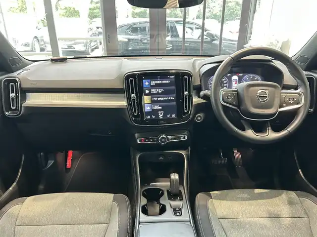 ボルボ ＸＣ４０ B4 モメンタム 大阪府 2020(令2)年 4万km 黒 純正ナビ/TV/全方位カメラ/carplay/シートヒーター/ステアリングヒーター/ACC/BLIS/純正１８インチAW/LEDヘッドライト/電動リアゲート/クリアランスソナー/ETC/ドライブレコーダー