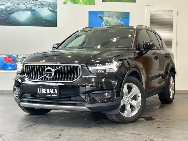 ボルボ ＸＣ４０ B4 モメンタム 大阪府 2020(令2)年 4万km 黒 純正ナビ/TV/全方位カメラ/carplay/シートヒーター/ステアリングヒーター/ACC/BLIS/純正１８インチAW/LEDヘッドライト/電動リアゲート/クリアランスソナー/ETC/ドライブレコーダー