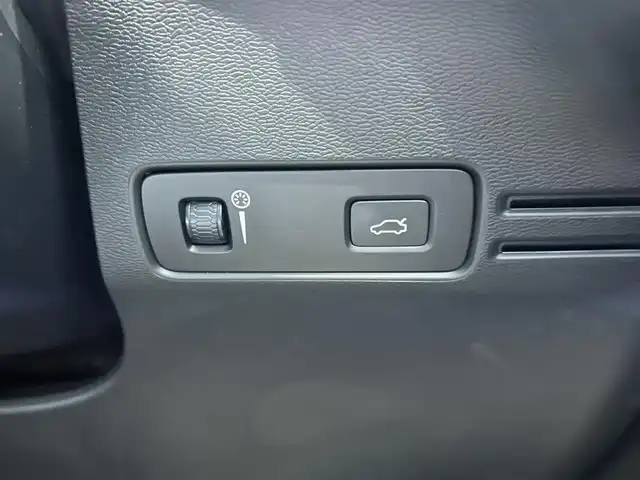 ボルボ ＸＣ４０ B4 モメンタム 大阪府 2020(令2)年 4万km 黒 純正ナビ/TV/全方位カメラ/carplay/シートヒーター/ステアリングヒーター/ACC/BLIS/純正１８インチAW/LEDヘッドライト/電動リアゲート/クリアランスソナー/ETC/ドライブレコーダー