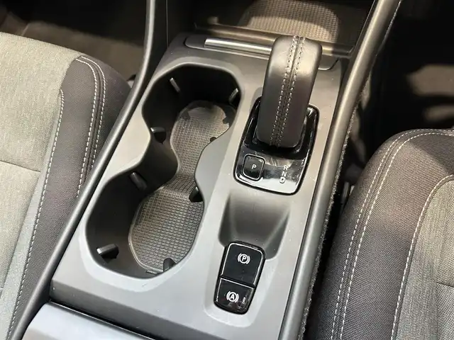 ボルボ ＸＣ４０ B4 モメンタム 大阪府 2020(令2)年 4万km 黒 純正ナビ/TV/全方位カメラ/carplay/シートヒーター/ステアリングヒーター/ACC/BLIS/純正１８インチAW/LEDヘッドライト/電動リアゲート/クリアランスソナー/ETC/ドライブレコーダー