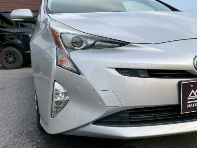 トヨタ プリウス S 栃木県 2019(平31)年 9.7万km シルバーM 純正ディーラーSDナビ/（CD/BT/ワンセグTV）/パーキングアシスト/レーダークルコン/ステアリングスイッチ/コーナーセンサー/レーンキープアシスト/レーダーブレーキ/ドラレコ/GPSレーダー/バックカメラ/ETC/オートハイビーム/スタッドレス＆アルミホイール積込み